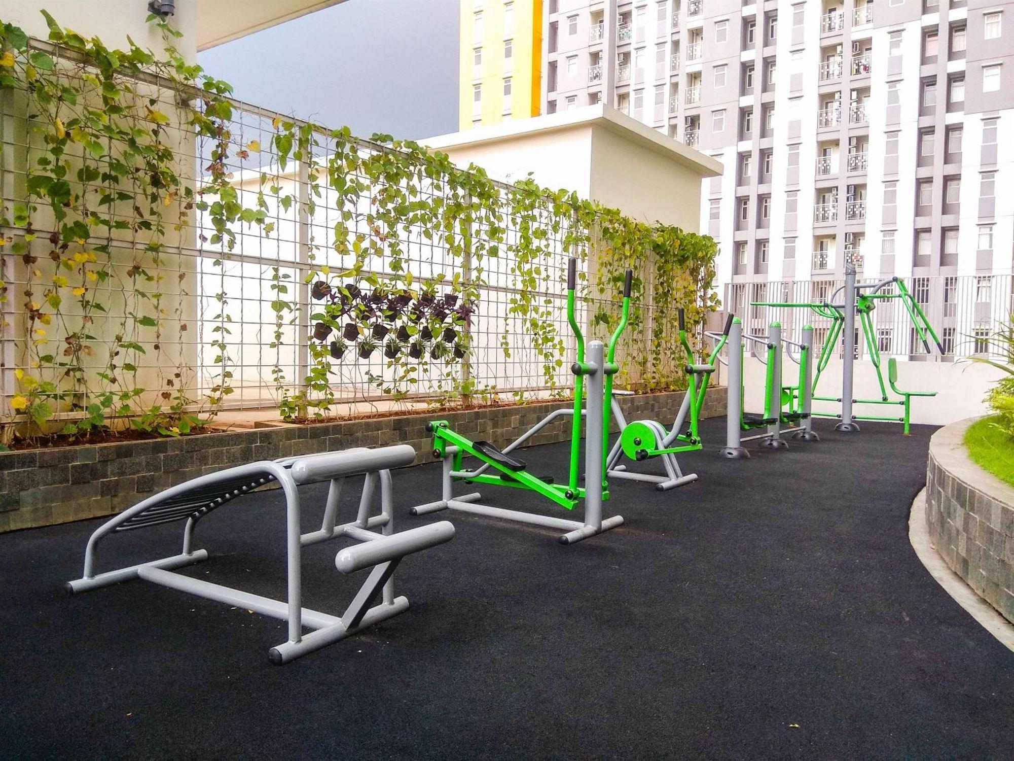Simply Look At Springlake Summarecon By Travelio Apartemen *